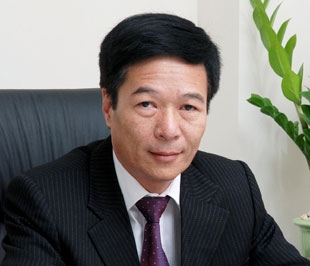 "Cổ phiếu ngân hàng mang tính chất ổn định, ít biến động giá cả nên nhà đầu tư ngắn hạn ít quan tâm. Thế nhưng, theo tôi, nếu đầu tư dài hạn, cổ phiếu ngân hàng sẽ là lựa chọn tốt".