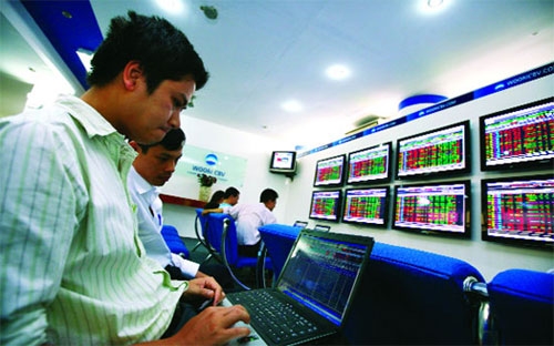 Nợ nần quá nhiều, lãi suất cao, không bán được hàng... đã khiến nhiều 
doanh nghiệp thua lỗ liên tục, lỗ lũy kế thậm chí vượt vốn điều lệ và 
vốn chủ sở hữu bị âm, không ít doanh nghiệp đang ở vào vị trí hàng đầu 
chìm xuống bùn đen, ông chủ doanh nghiệp trắng tay sau bao nhiêu năm gây
 dựng - Ảnh minh họa.<br>