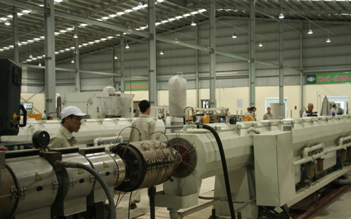 Bên trong nhà máy vừa khánh thành của Nhựa Tiền Phong.<br>