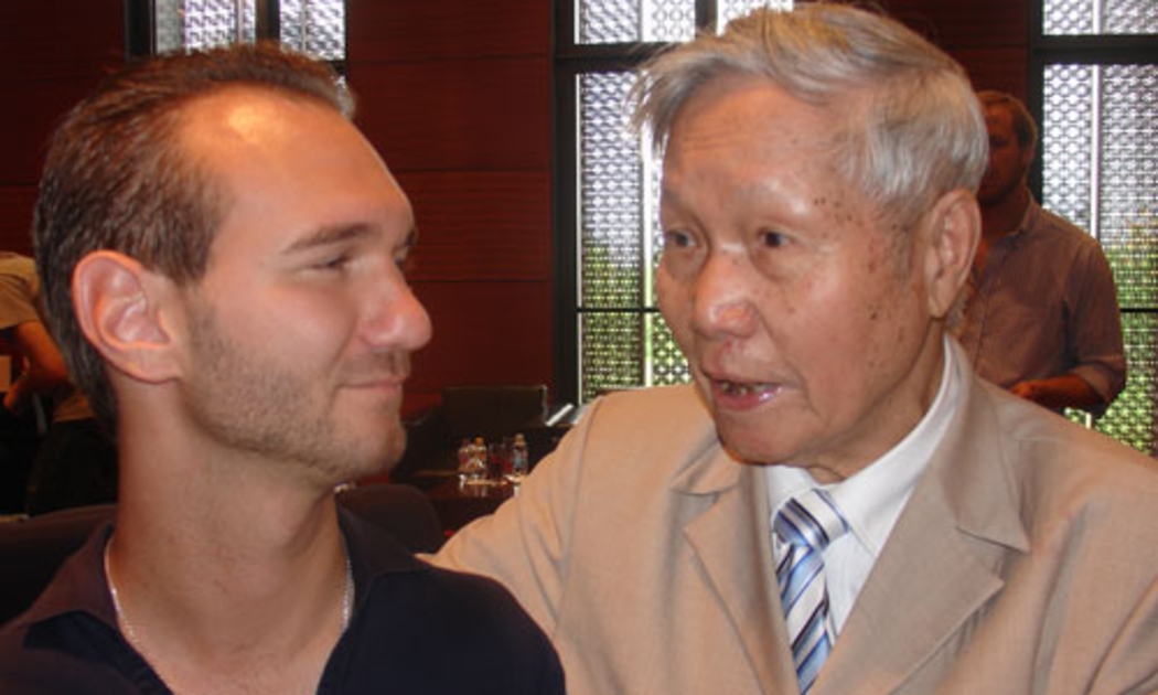 Nick Vujicic và Giáo sư Đào Nguyên Cát.