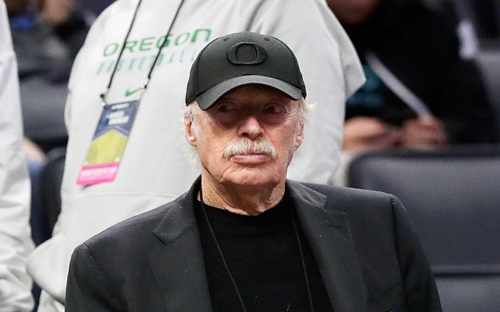 Phil Knight, nhà đồng sáng lập, chủ tịch danh dự của hãng thời
trang thể thao Nike - Ảnh: Getty Images. 