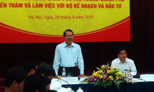 “Nhiễu sóng” tư vấn chính sách?