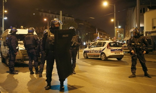 Đấu súng dữ dội ở ngoại ô Paris