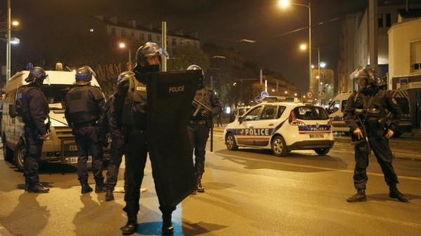 Đấu súng dữ dội ở ngoại ô Paris