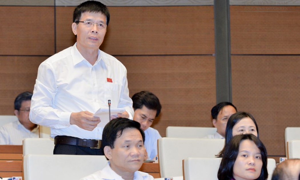Đại biểu Phan Văn Tường (Thái Nguyên) góp ý dự thảo nghị quyết xử lý nợ xấu.