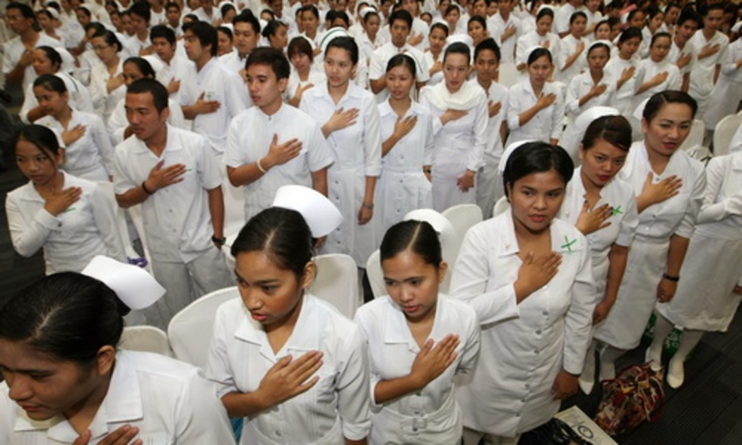 Mỗi năm có từ 8 đến 10 nghìn người Philippines rời đất nước đến Saudi Arabia để làm y tá, bác sỹ, hộ lý - Ảnh: Life in Saudi Arabia