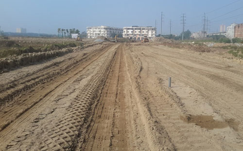 Dự án Phú Lương sau nhiều năm bất động đang được Hải Phát khẩn trương làm hạ tầng, cảnh quan.<br>