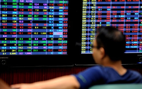 Đến lúc này, đề xuất nới room cho nhà đầu tư nước ngoài đã nghiêng rất 
nhiều về hướng chấp nhận mở, vấn đề cần bàn là sẽ mở thế nào, mở bao 
nhiêu và mở khi nào. 