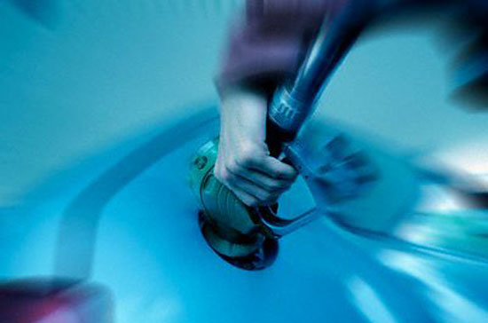 Kết thúc ngày giao dịch 2/10, giá dầu thô ngọt, nhẹ giao tháng 11 trên sàn hàng hóa New York tăng mạnh tới 2,06 USD mỗi thùng - Ảnh: RF.<br>