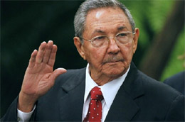 Đã nhiều lần Chủ tịch Raul nhấn mạnh nhu cầu phải xóa bỏ các hình thức miễn phí và trợ cấp thái quá, đã và đang trở thành một gánh nặng cho nền kinh tế quốc gia - Ảnh: Reuters.