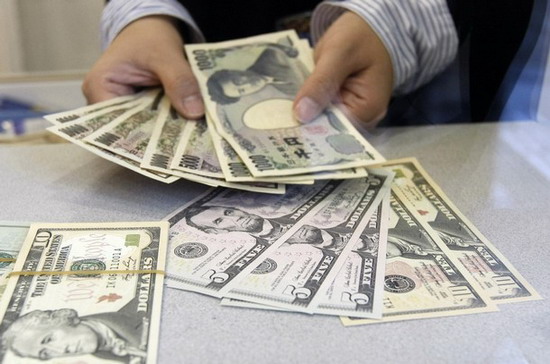Trung Quốc bất ngờ tăng mua trái phiếu Nhật Bản - Ảnh: Reuters.