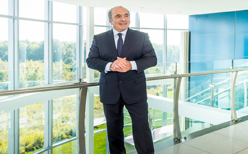 Rocco Commisso - nhà sáng lập hãng truyền hình cáp Mediacom.<br><br>