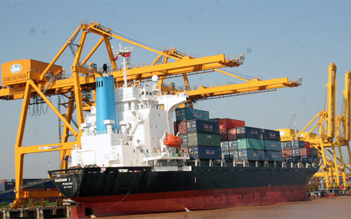 Cả nước nhập siêu ước 722 triệu USD trong 4 tháng đầu năm.
