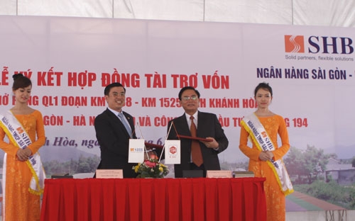 Lễ ký tài trợ vốn cho dự án mở rộng quốc lộ 1, đoạn từ km1488 - km1525 qua tỉnh Khánh Hòa.