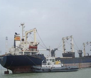 * Công ty Cổ phần Hàng hải Sài Gòn (mã SHC-HOSE) thông báo SHC được chào bán 1 triệu cổ phiếu cho cổ đông hiện hữu với tỷ lệ thực hiện 3:1.