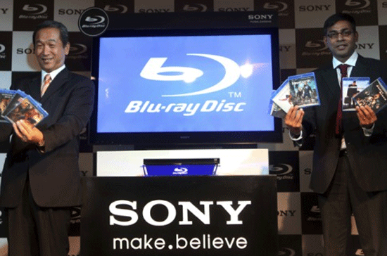 Đại gia điện tử Nhật đua nhau báo lỗ kỷ lục