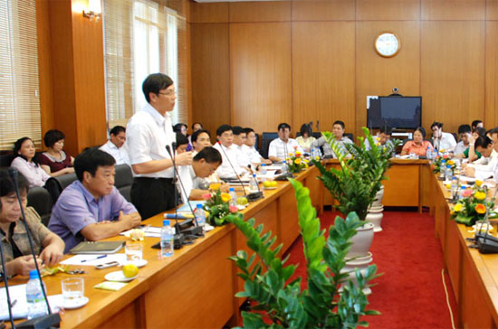 Ông Vũ Bằng, Chủ tịch Ủy ban Chứng khoán Nhà nước phát biểu tại Hội nghị.