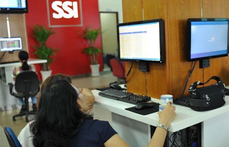 Tính chung 6 tháng đầu năm nay, doanh thu của SSI đạt trên 395 tỷ đồng, lợi nhuận sau thuế của công ty mẹ đạt trên 254 tỷ đồng.