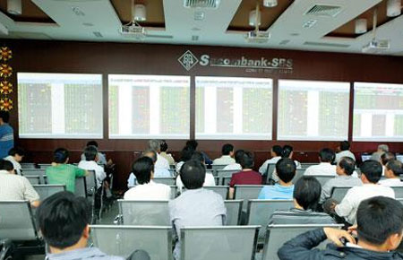Giao dịch tại Chứng khoán Sacombank.