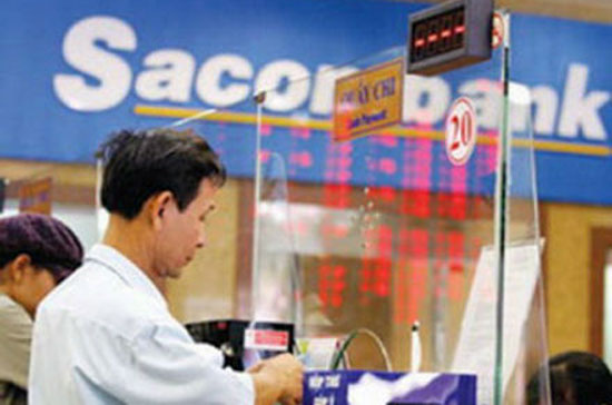 Giao dịch tại chi nhánh của Sacombank - Ảnh minh họa.
