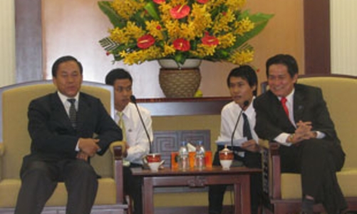 Lãnh đạo Ngân hàng Nhà nước Lào thăm Sacombank