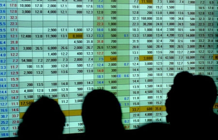 Trong thời gian tới, Ủy ban Chứng khoán Nhà nước sẽ tiếp tục thực hiện tốt giải pháp này đồng thời phối hợp với cơ quan có liên quan để xử lý các vụ việc vi phạm nghiêm trọng quy định của pháp luật về giao dịch chứng khoán. 