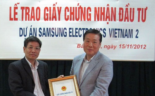 Lễ trao giấy phép dự án Samsung mở rộng.<br>