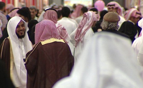 Khi một số nước áp dụng tăng thuế doanh thu thêm 5% từ năm 2018, họ sẽ có thêm được nguồn thu bằng 1,5% GDP - Ảnh: BBC.