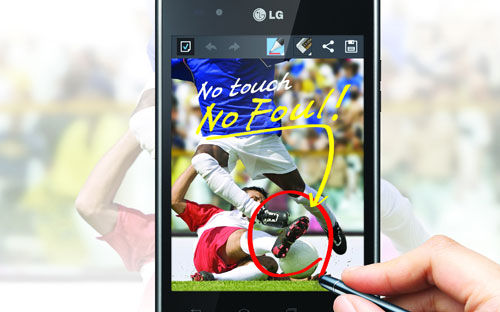 LG Optimus Vu có giá bán lẻ 12,99 triệu đồng, tặng kèm phần mềm My LG App.