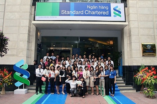 Standard Chartered khai trương một chi nhánh tại Hà Nội vào tháng 10/2010.