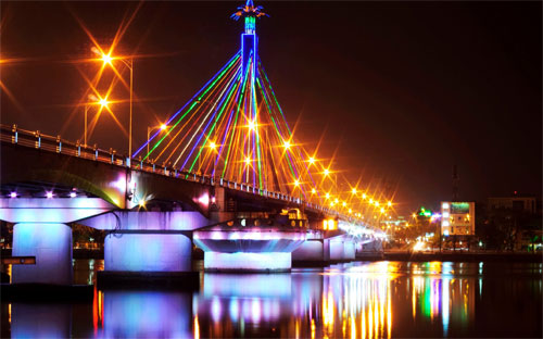  Đà Nẵng, từng là số 1 từ 2008 - 2010, năm 2012 tụt xuống vị trí thứ 12 trong xếp hạng năng lực cạnh tranh cấp tỉnh.<br>