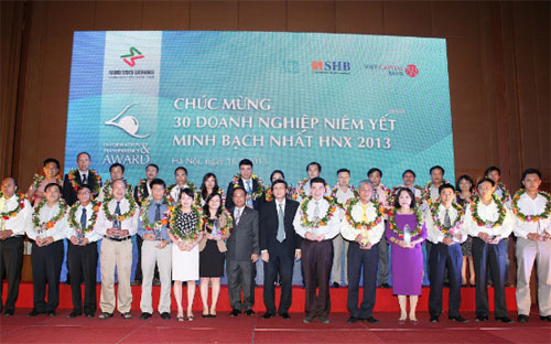 Hình ảnh 30 doanh nghiệp niêm yết được vinh danh. <br>