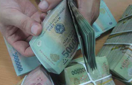 Tính đến tháng 8/2012 so với đầu năm, tăng trưởng tín dụng vẫn chỉ 1,4% nhưng huy động vốn lên tới 11,23%. 