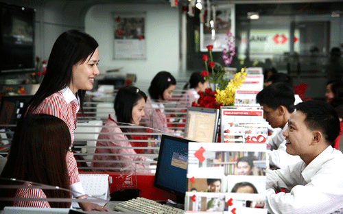 Techcombank tung ra gói tín dụng tiêu dùng quy mô tới 4.000 tỷ đồng tài 
trợ cho khách hàng cá nhân vay vốn mua bất động sản, mua ô tô, vay tiêu 
dùng, vay xây sửa nhà và vay hộ kinh doanh triển khai từ ngày 8/7 vừa 
qua.