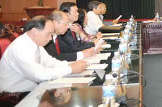 Ủy ban Thường vụ Quốc hội cho ý kiến chỉnh lý dự án Luật Thuế bảo vệ môi trường.