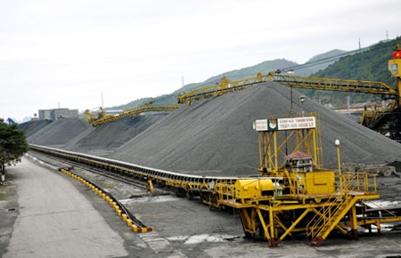 Để tháo gỡ khó khăn trong giai đoạn hiện nay, đặc biệt là công tác thu hồi công nợ của những đơn vị nợ đọng nhiều, TKV đã chỉ đạo thành lập tổ thu hồi công nợ.