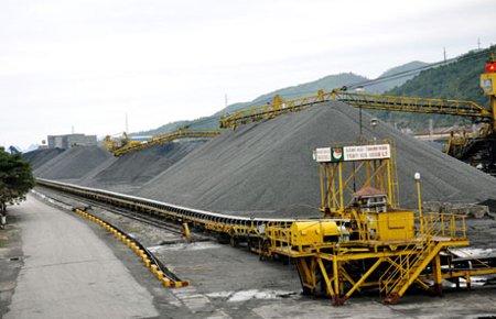 Để tháo gỡ khó khăn trong giai đoạn hiện nay, đặc biệt là công tác thu hồi công nợ của những đơn vị nợ đọng nhiều, TKV đã chỉ đạo thành lập tổ thu hồi công nợ.