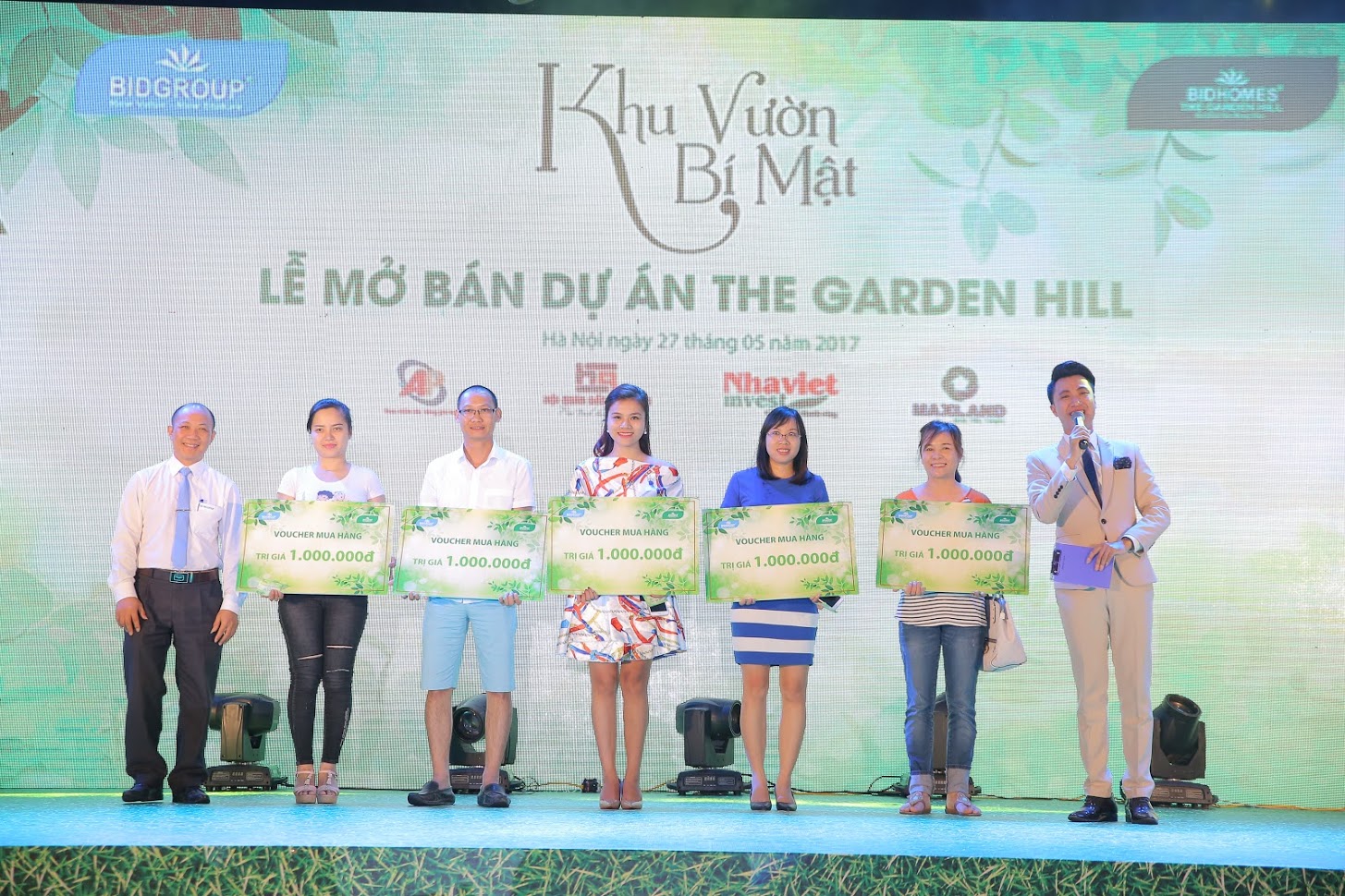 <span style="font-size: 11pt;">Lễ mở bán chính thức dự án The Garden Hillngày 27/5.</span><strong><span style="font-size: 11pt;"><br></span></strong>