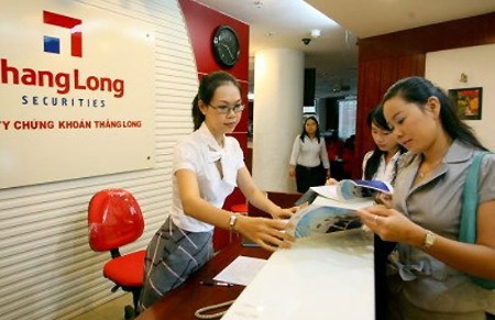 TLS đứng đầu thị phần môi giới cổ phiếu trên HNX với 6,745% thị phần. 