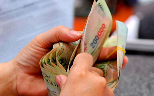 Tại khối doanh nghiệp tư nhân, mức lương bình quân đạt gần 4,1 
triệu đồng/người/tháng cho năm 2012, giảm 12% so với năm ngoái.