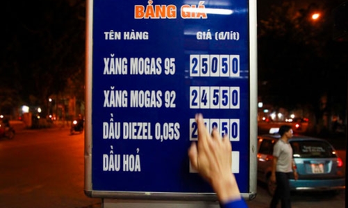 Tăng 1.430 đồng/lít, giá xăng lên cao nhất trong lịch sử