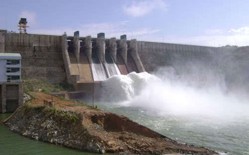 Đến nay, có 56 dự án thủy điện đã đưa vào vận hành khai thác với công 
suất phát điện gần 15.000 MW, 27 dự án đang lắp máy, 31 dự án đang thi 
công, 17 dự án đang nghiên cứu, 7 dự án chưa có chủ trương đầu tư do còn
 vướng mắc liên quan đến tác động môi trường xã hội - Ảnh minh họa.<br>