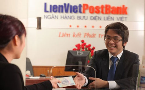 Giao dịch tại LienVietPostBank. 