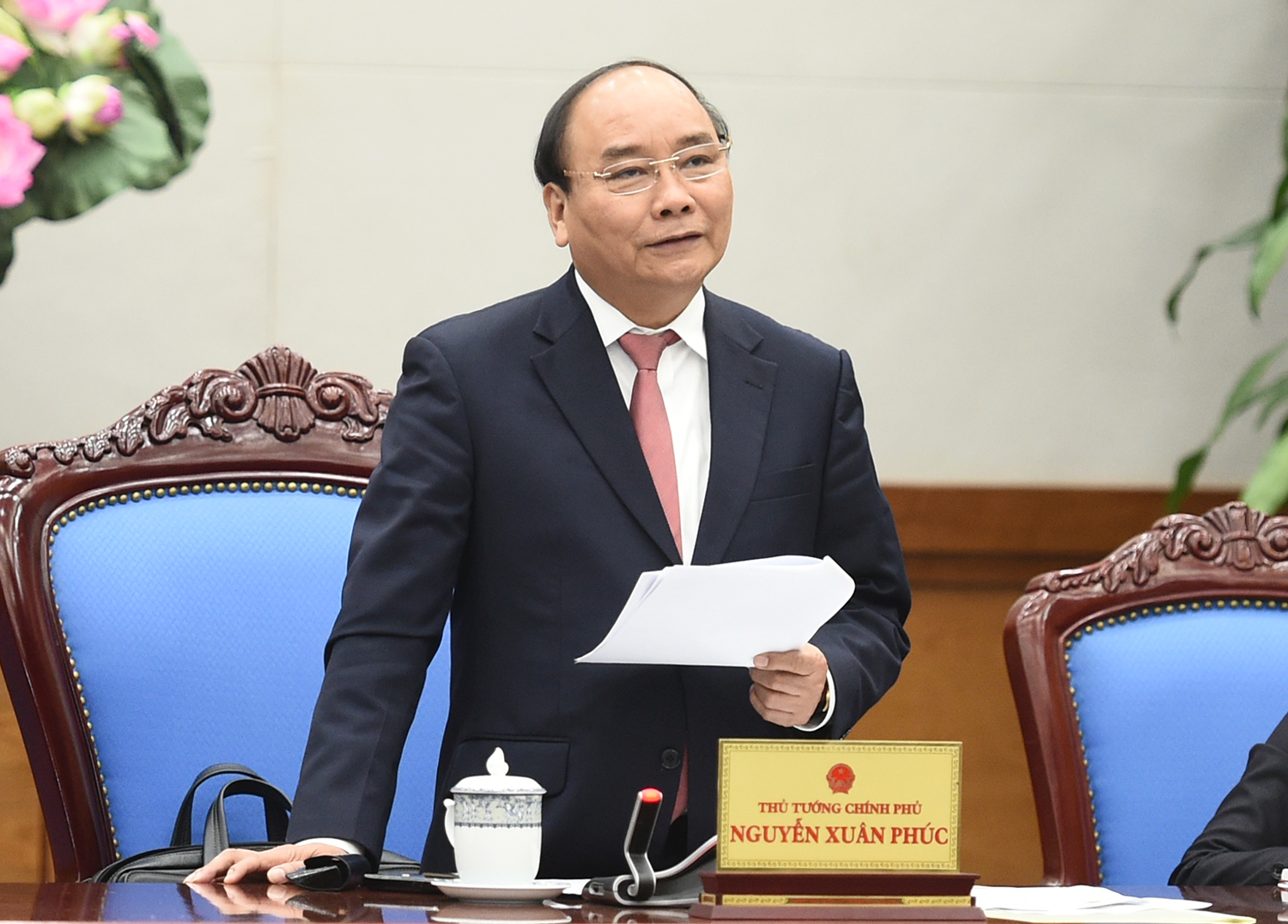 Người đứng đầu Chính phủ lưu ý, các phong trào thi đua phải có mục tiêu thiết thực, cụ thể, “đừng có hô hào suông mà phải gắn với thực tiễn cuộc sống”. <br>