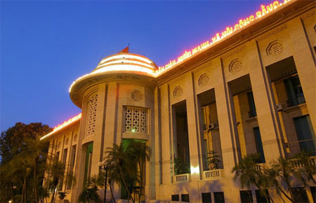 Trả lời chất vấn trước Quốc hội chiều 21/8, Thống đốc Ngân hàng Nhà nước Nguyễn Văn Bình cho biết, để đảm bảo cho sự an toàn hệ thống, Ngân hàng Nhà nước đã kịp thời chỉ đạo Ngân hàng Nhà nước các cấp sẵn sàng hỗ trợ để đảm bảo thanh khoản ACB cũng như tổ chức tín dụng khác, nếu như có hiện tượng rút tiền hàng loạt.