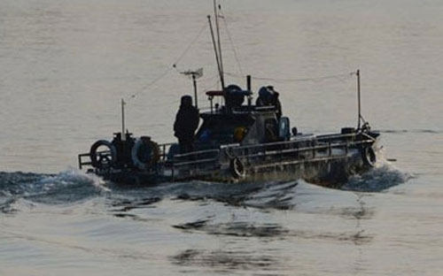 Tàu tuần tra của Triều Tiên trên sông Yalu. <br>