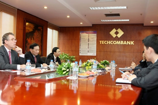 Một buổi làm việc giữa Techcombank với HSBC - đối tác đang nắm tỷ lệ sở hữu 20%.