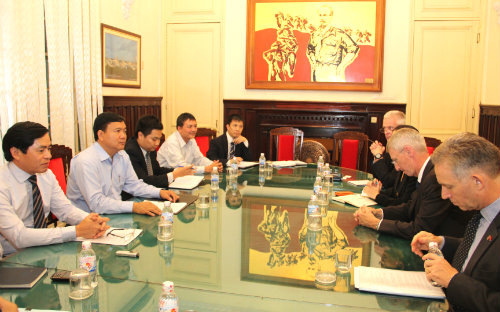 Buổi làm việc giữa Bộ trưởng Đinh La Thăng và ban lãnh đạo Roll-Royces.<br>