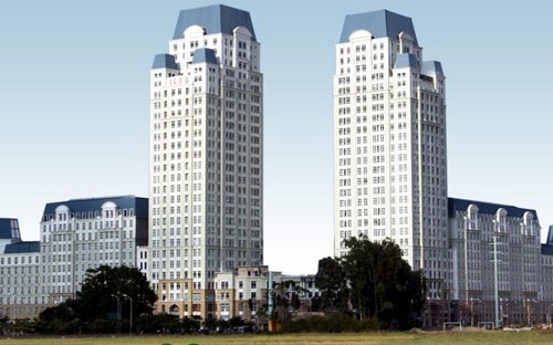 Dù bàn giao nhà từ năm 2007 nhưng đến nay Bitexco vẫn chưa thực hiện nghĩa vụ tài chính bổ sung cho thành phố và mới chỉ nộp hồ sơ cấp sổ đỏ cho 96 khách hàng mua nhà trên tổng số hơn 680 căn.<br>