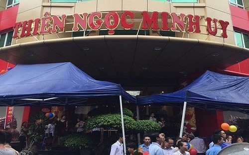 <div>Thiên Ngọc Minh Uy là công ty có quy mô lớn nhất trong ngành bán hàng đa cấp, việc chấm dứt hoạt động bán hàng đa cấp của công ty này được cho là có thể dẫn tới các hoạt động khiếu nại, khiếu kiện, tiềm ẩn khả năng ảnh hưởng tới tình hình an ninh trật tự tại Hà Nội và một số địa phương khác<span style="font-family: 'Times New Roman'; font-size: 14pt; letter-spacing: -0.2pt;">&nbsp;</span></div><!--EndFragment--><!--EndFragment-->